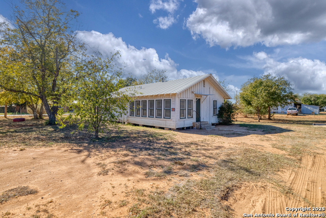 719 E Trinity Property Photo 1