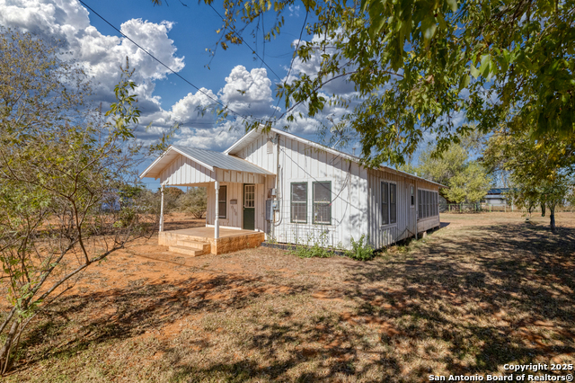 719 E Trinity Property Photo 4
