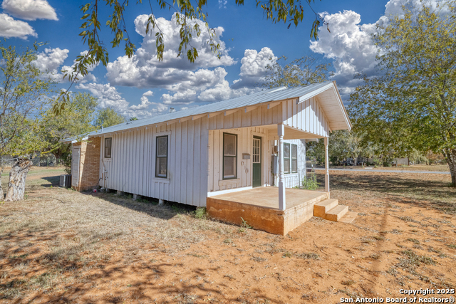 719 E Trinity Property Photo 6