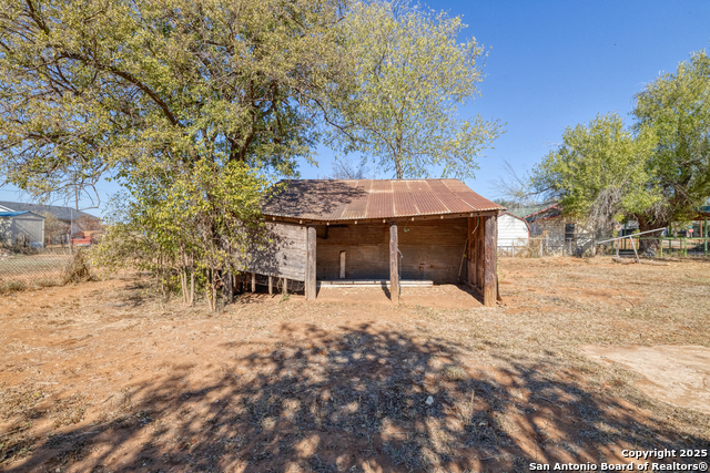 719 E Trinity Property Photo 7