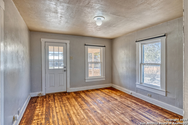 719 E Trinity Property Photo 16