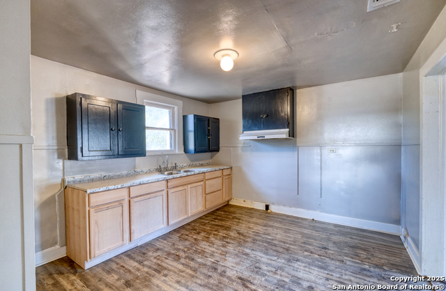 719 E Trinity Property Photo 17