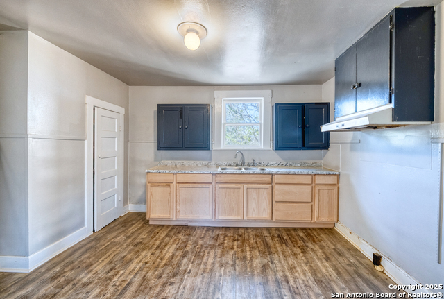 719 E Trinity Property Photo 18