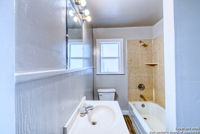 719 E Trinity Property Photo 19