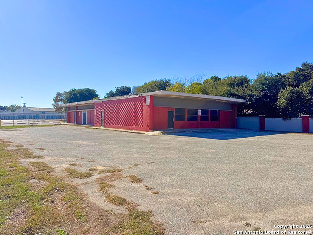 2507 S General Mcmullen Dr Property Photo 1