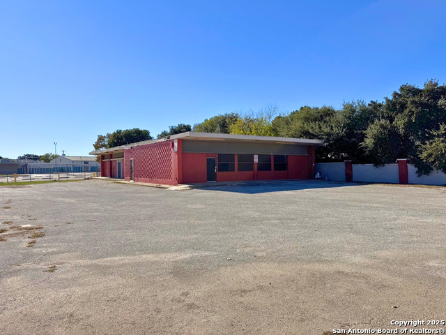 2507 S General Mcmullen Dr Property Photo 8