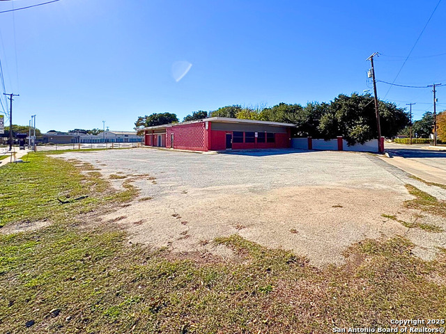 2507 S General Mcmullen Dr Property Photo 9