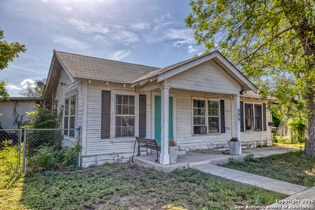 806 S Park St Property Photo 1