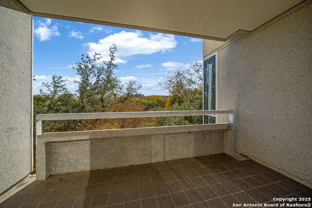 200 Patterson Property Photo 28