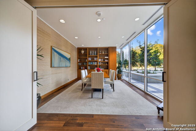 200 Patterson Property Photo 33