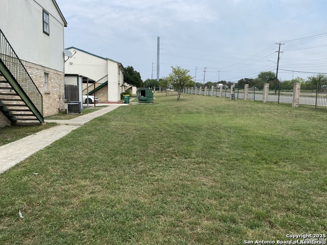 4949 Hamilton Wolfe Property Photo 3