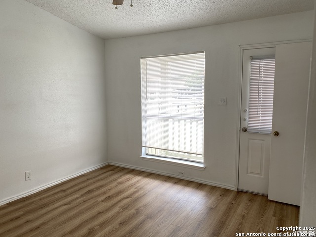 4949 Hamilton Wolfe Property Photo 11