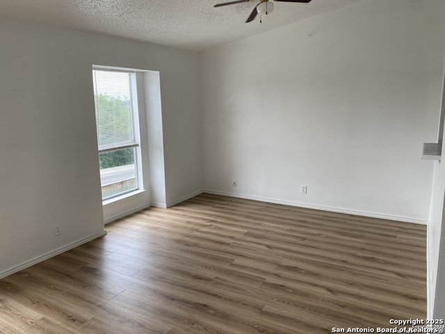 4949 Hamilton Wolfe Property Photo 15