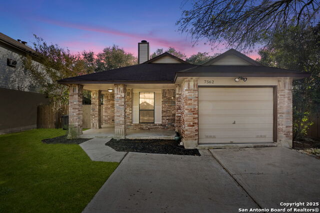 7562 Beaver Tree Property Photo 1