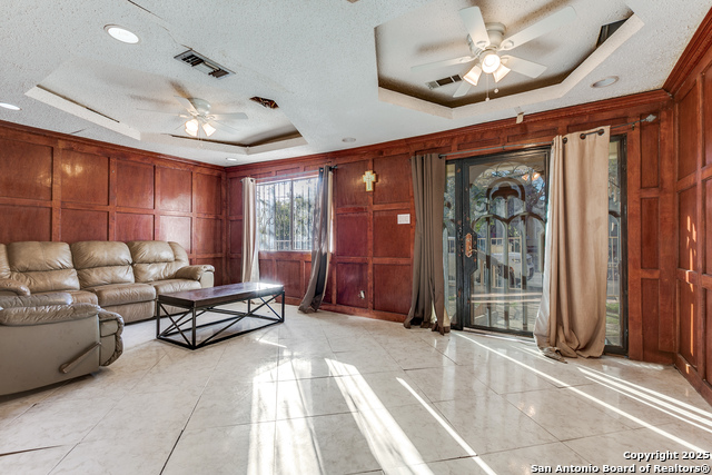 1022 S Hamilton Property Photo 4