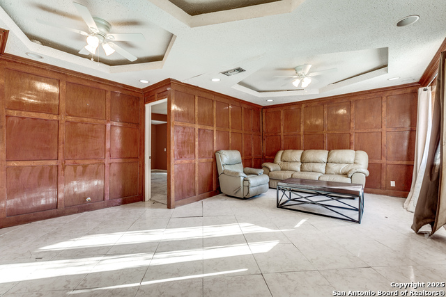 1022 S Hamilton Property Photo 5