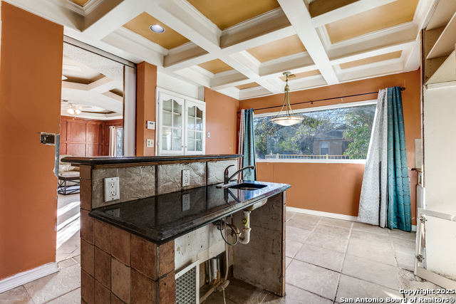 1022 S Hamilton Property Photo 9