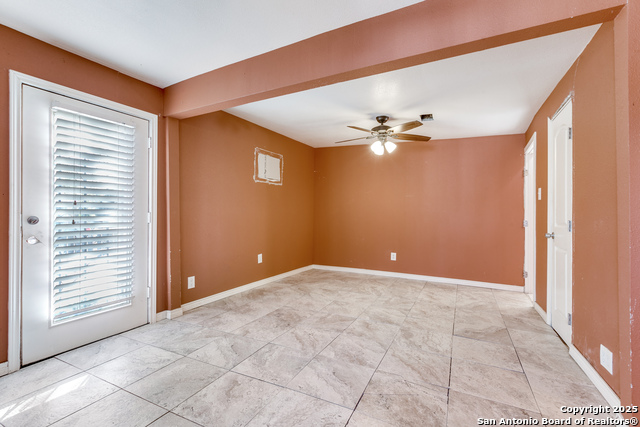 1022 S Hamilton Property Photo 12