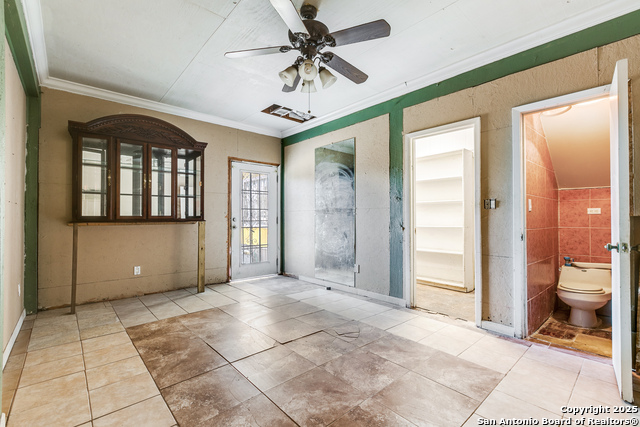 1022 S Hamilton Property Photo 16