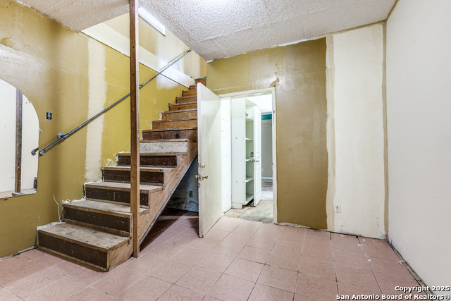 1022 S Hamilton Property Photo 20