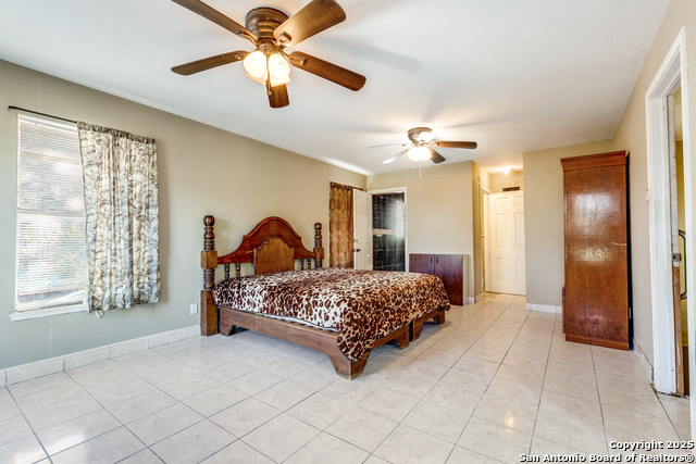 1022 S Hamilton Property Photo 22