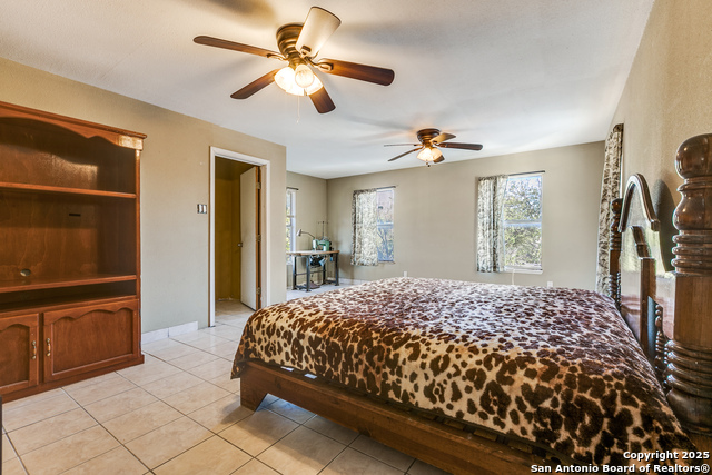 1022 S Hamilton Property Photo 23