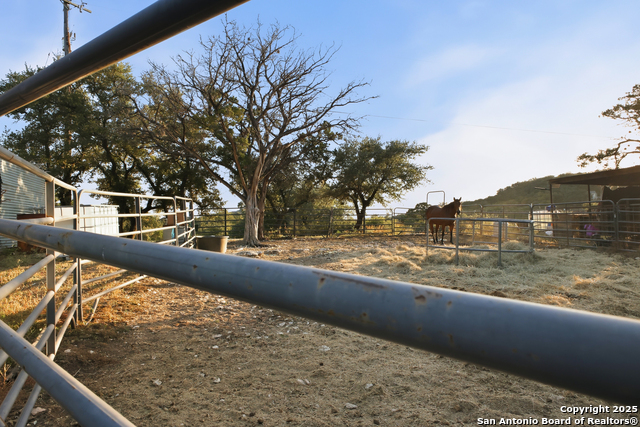 18668 Bandera Property Photo 6
