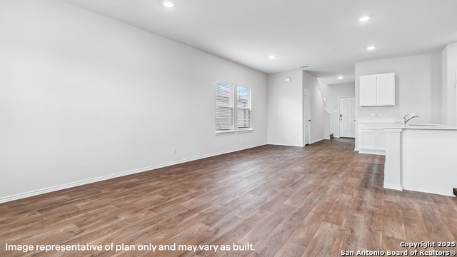 219 Scott Square Property Photo 13