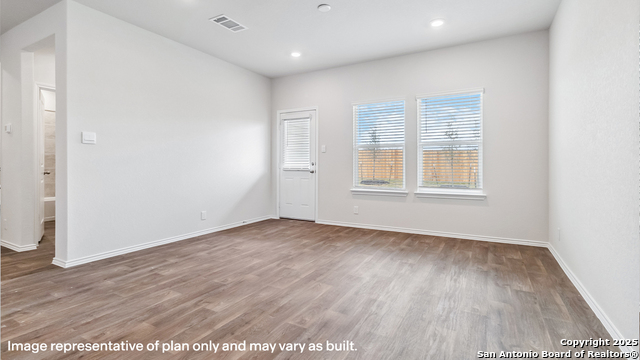 219 Scott Square Property Photo 14