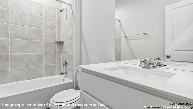 219 Scott Square Property Photo 17