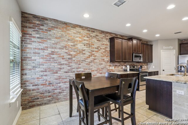 724 Morgan Property Photo 6