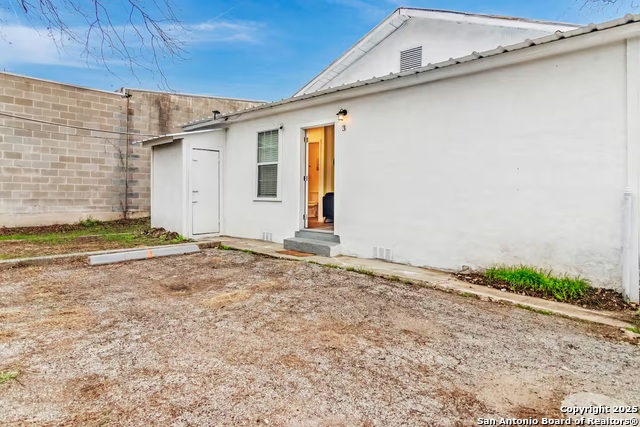 1407 Leal Property Photo 2