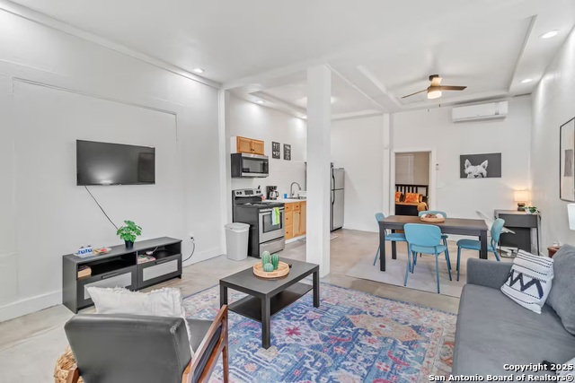 1407 Leal Property Photo 19