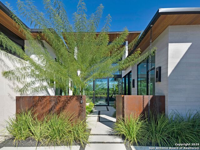 24606 Cliff Line Property Photo 5