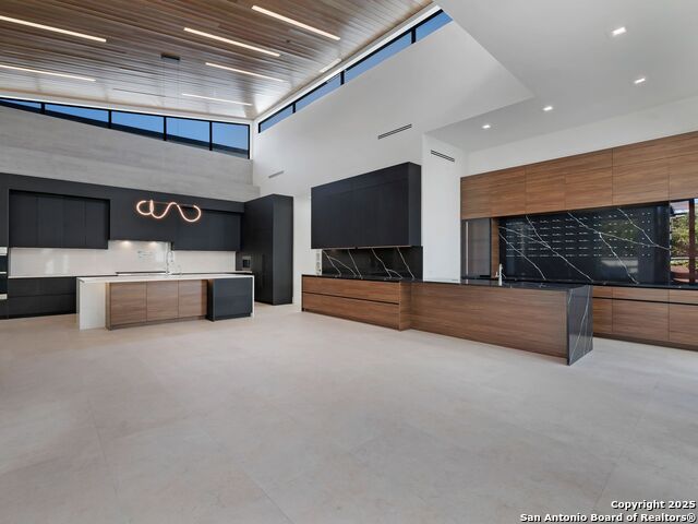 24606 Cliff Line Property Photo 12