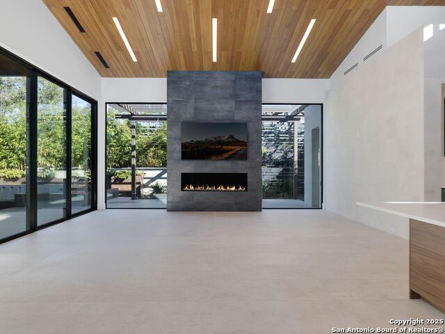 24606 Cliff Line Property Photo 16