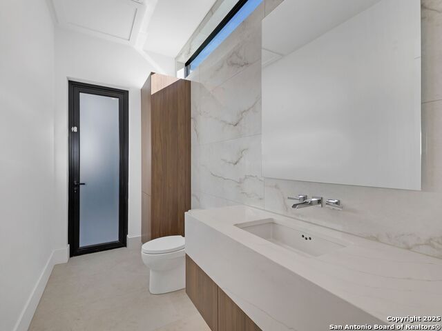 24606 Cliff Line Property Photo 25