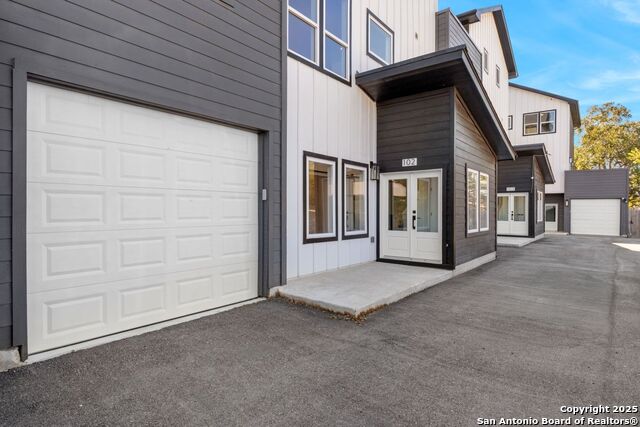 106 Bank St Property Photo 31