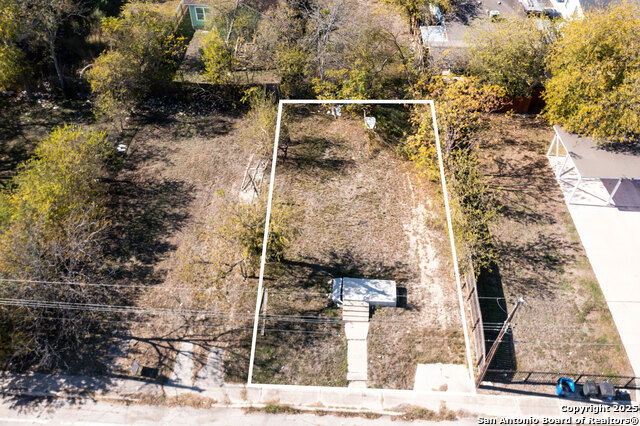 621 S Pine Property Photo 4