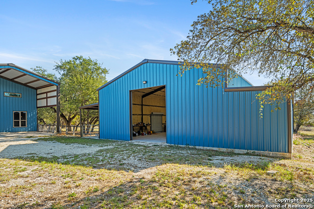 144 County Road 7725 Property Photo 6