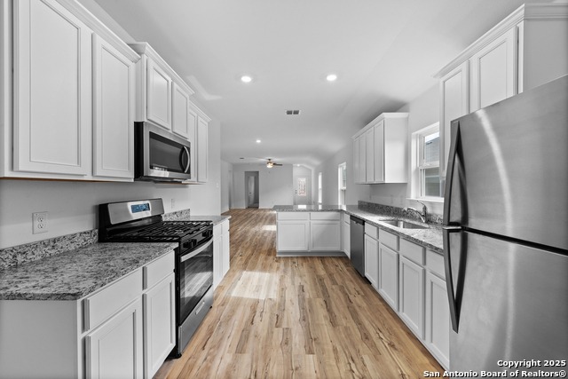 15038 Telfaire Meadow Property Photo 9