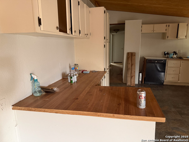 473 Mills Property Photo 6
