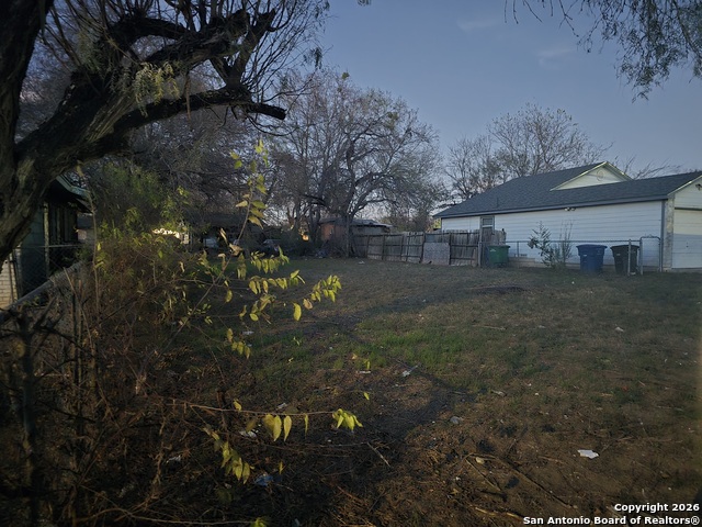 587 Morningview Dr Property Photo 2
