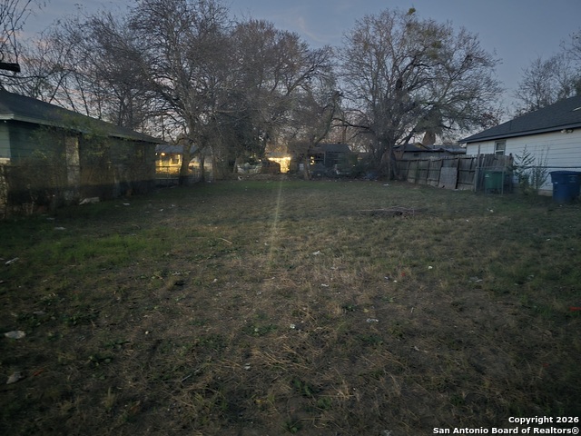 587 Morningview Dr Property Photo 5