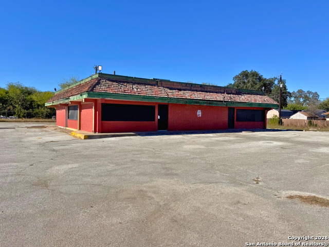 3 Properties Off S General Mcmullen Dr Property Photo 2
