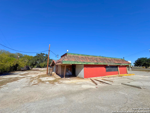 3 Properties Off S General Mcmullen Dr Property Photo 20