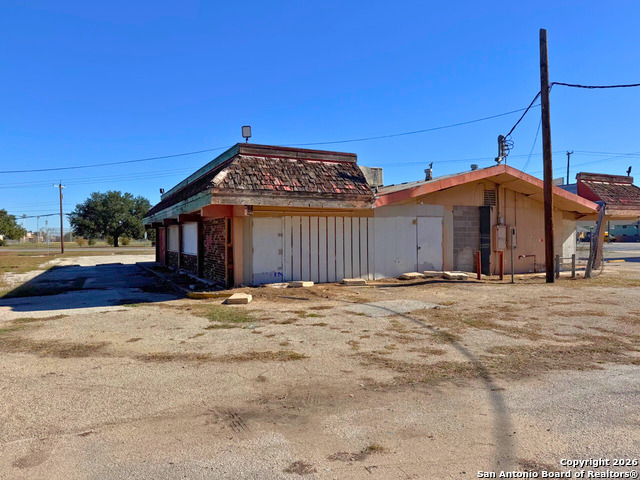3 Properties Off S General Mcmullen Dr Property Photo 21