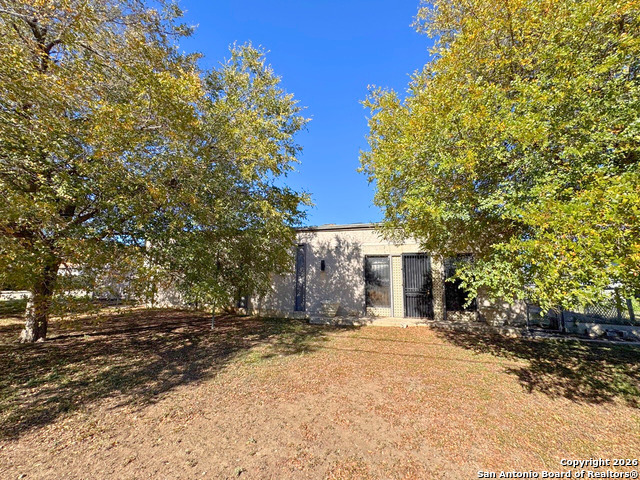 3 Properties Off S General Mcmullen Dr Property Photo 28
