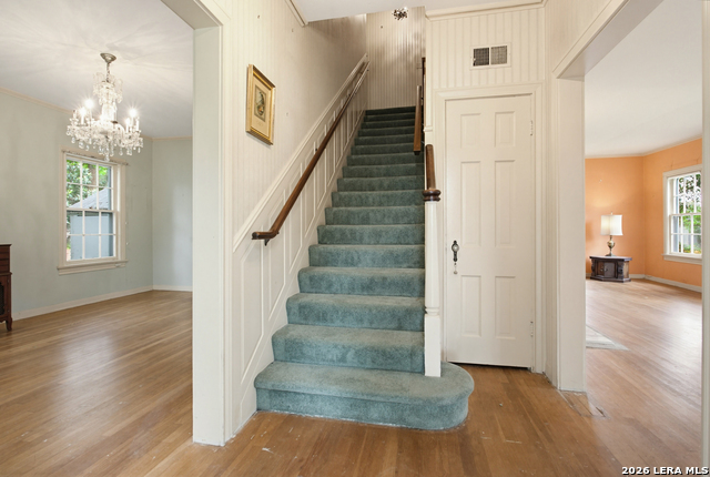 131 Mary D Property Photo 4