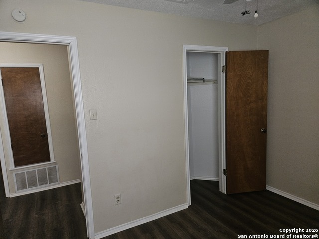 4410 Putting Green Property Photo 19